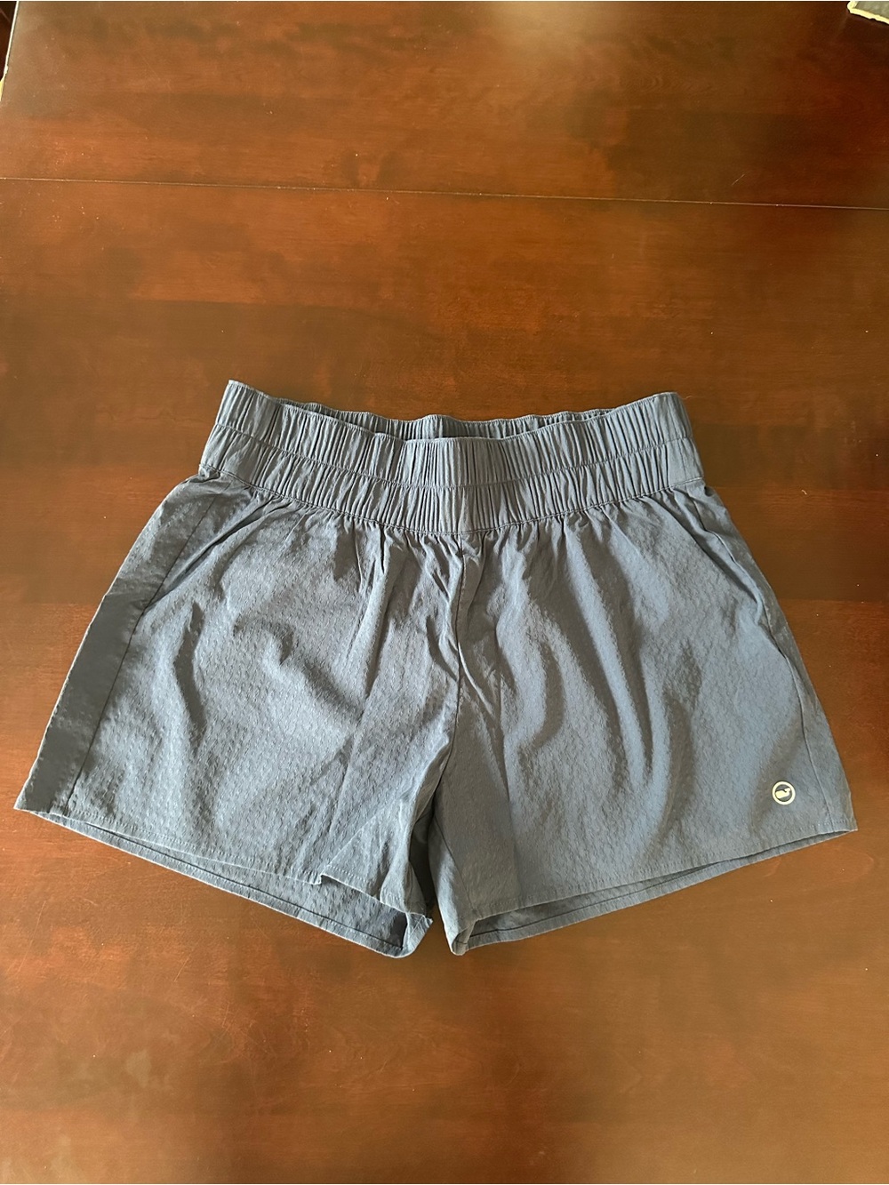 Vineyard Vines Harbor Seersucker Seaside Shorts size M, Navy